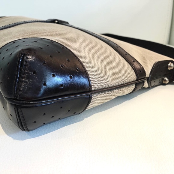 Authentic Gucci Hobo Shoulder Bag - Picture 6 of 11